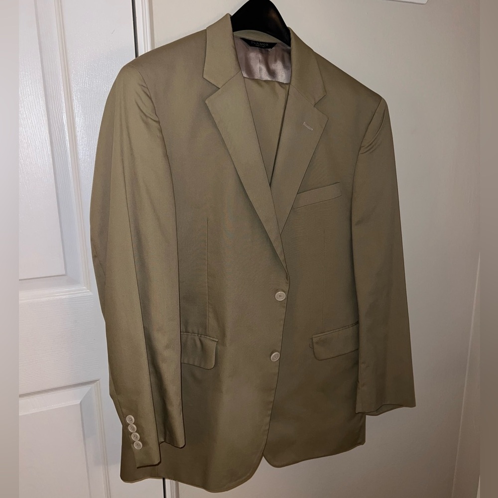 JOS A BANK TAN SUIT 42R 35x34